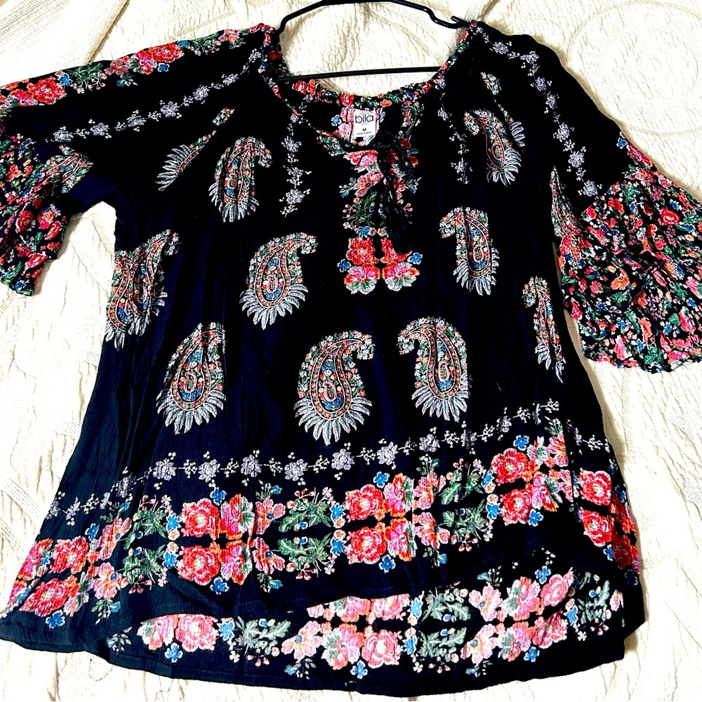 Bila Boho flowy bell sleeves